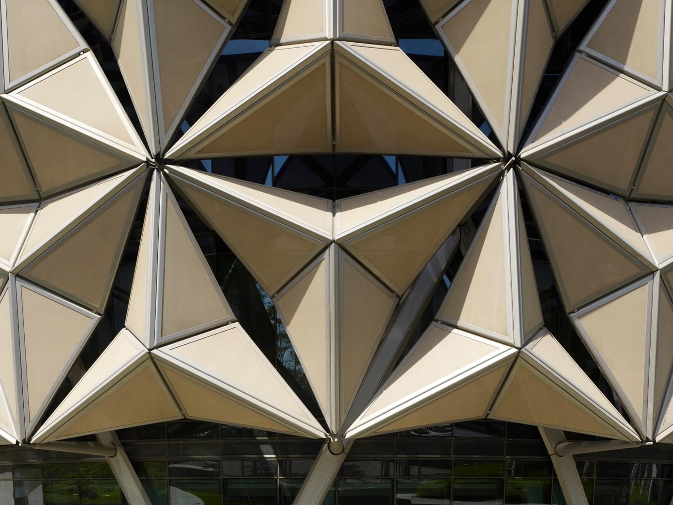 Al Bahr Towers | Projects | AHR