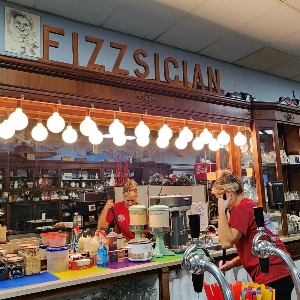 Old Fashioned Ice Cream Shops - America Soda Fountains