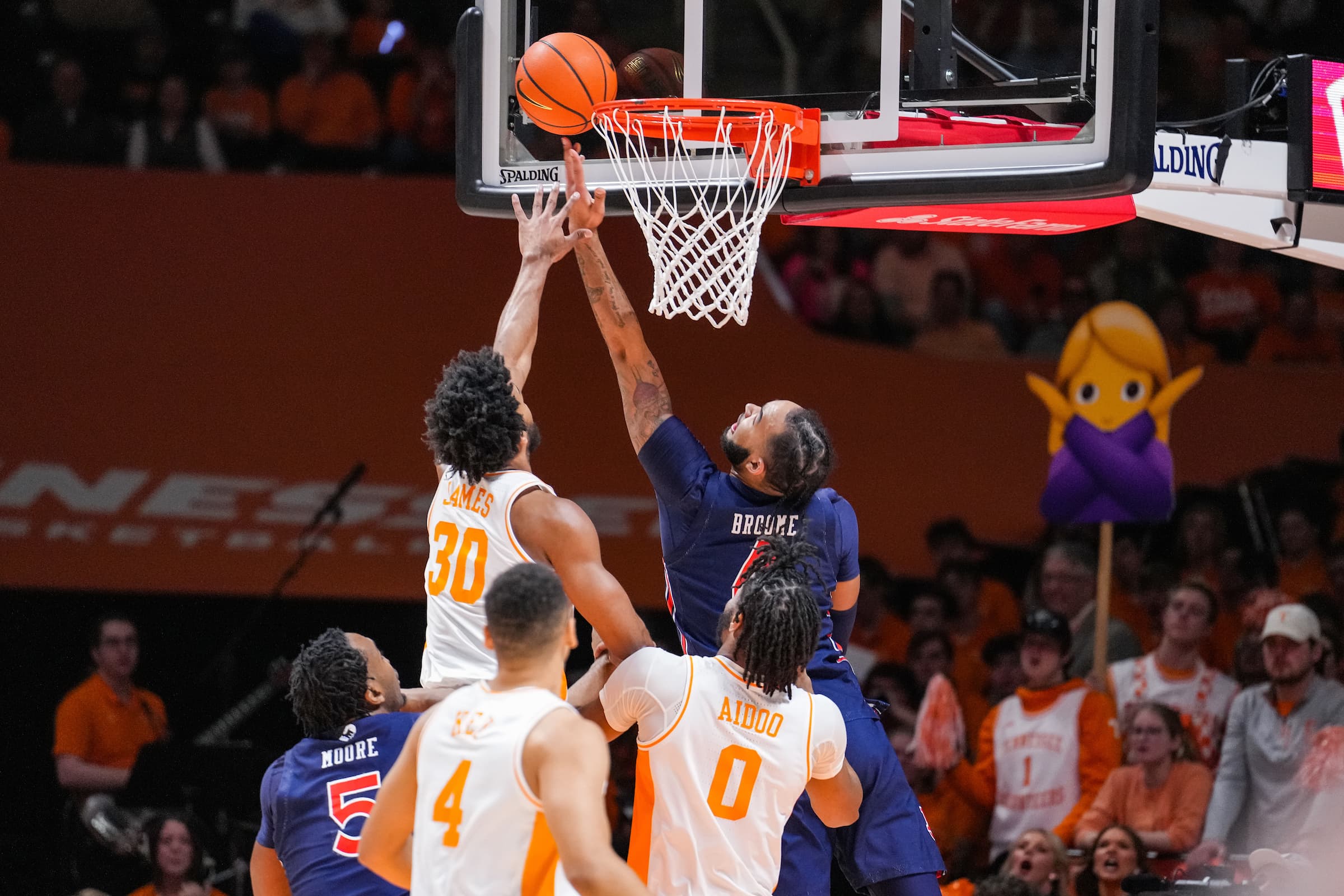 Johni Broome (4) during the game between The Tennessee Volunteers and the #25 Auburn Tigers at Thompson-Boling Arena in Knoxville, TN on Saturday, Feb 4, 2023.