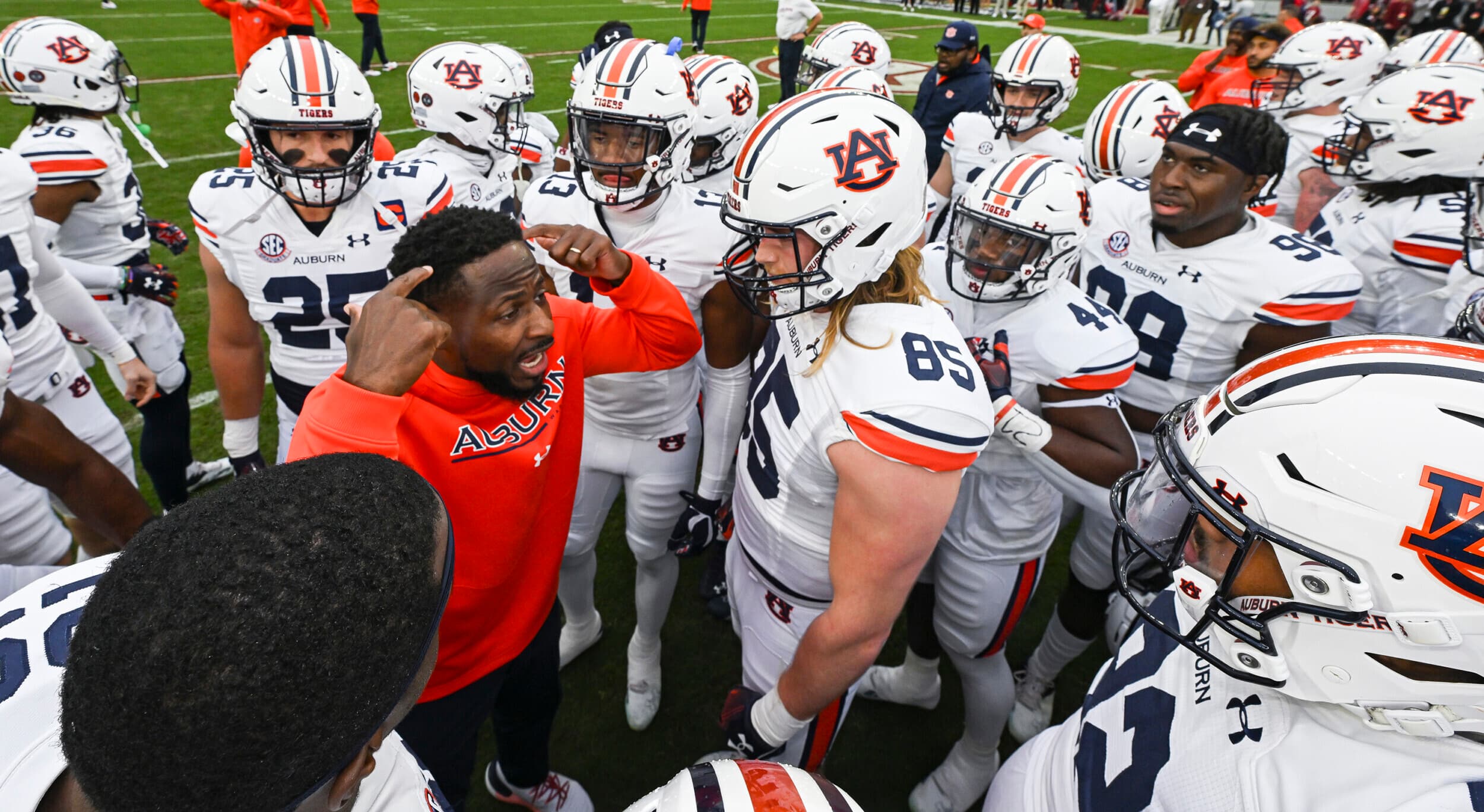 Nov 26, 2022; Tuscaloosa, Al, USA; Coach Carnell Williams talks to his team before the game between Auburn and Alabama at Bryant-Denny Stadium.