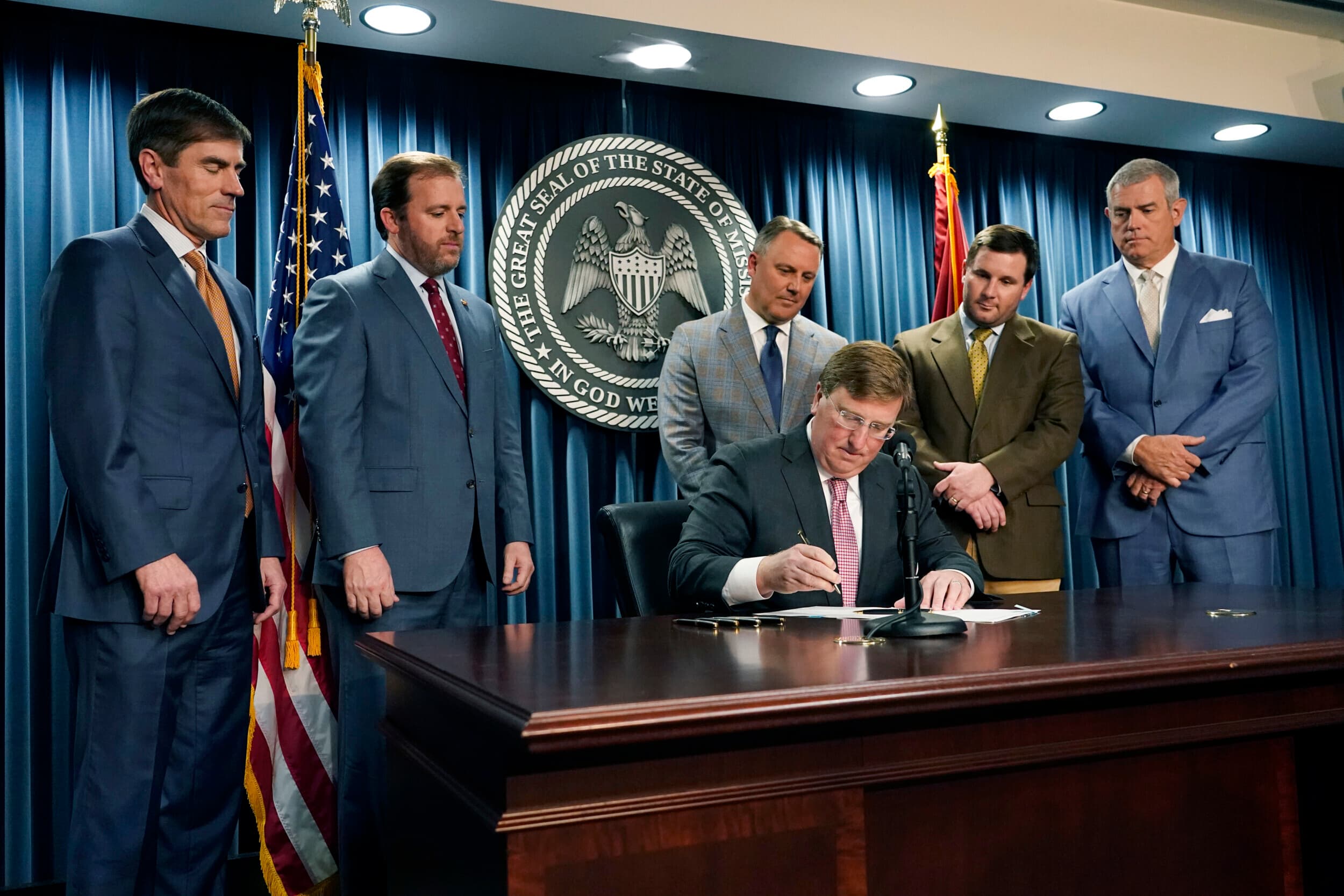 Mississippi Plans Income Tax Elimination While Alabama Plans Temporary Rebate mississippi-plans-income-tax-elimination-while-alabama-plans-temporary-rebate