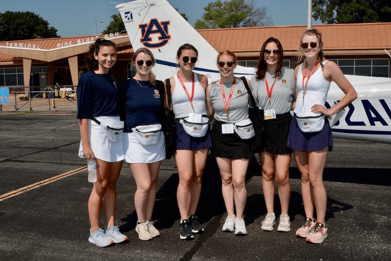 Auburn airplane girls