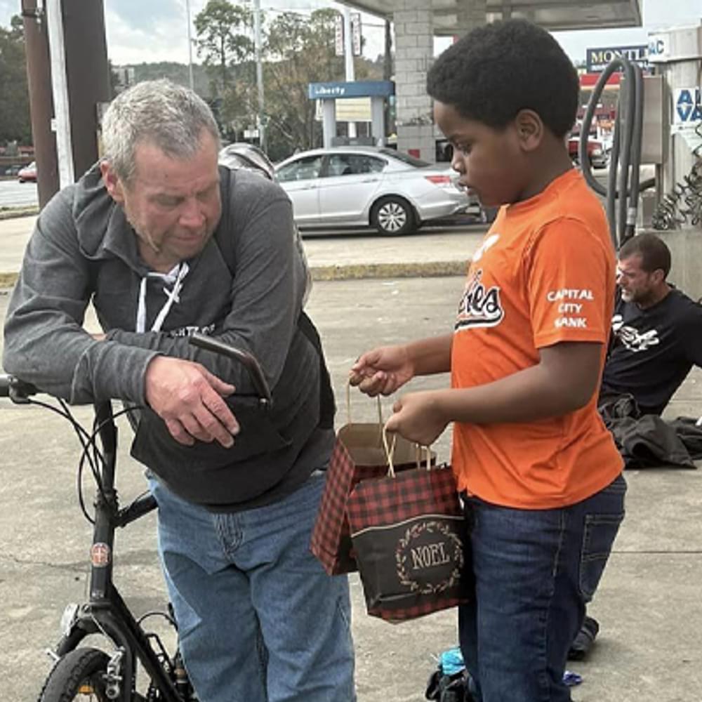CHILD GIVES TO OTHERS 3 Alabama News