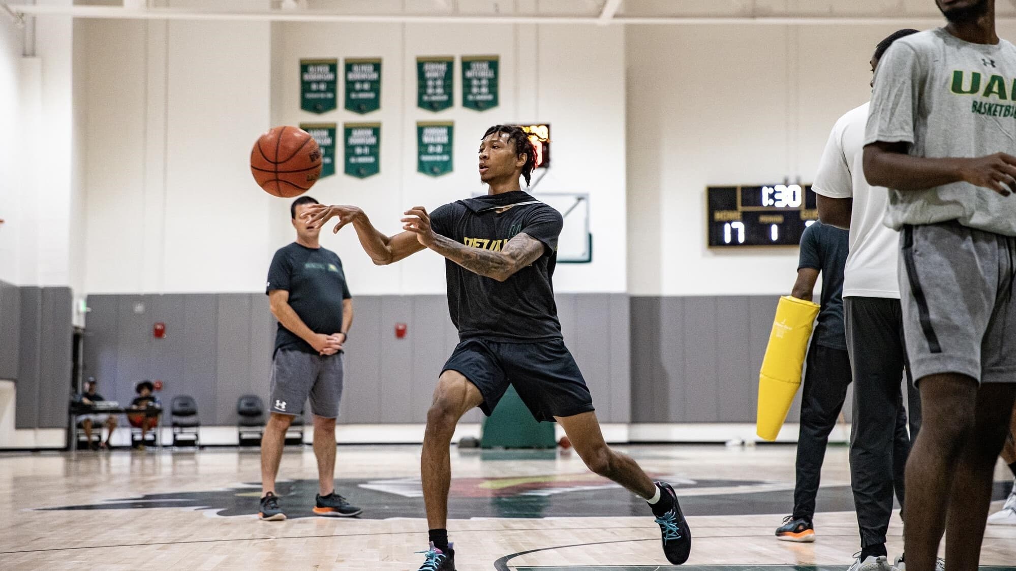 Point guard Eric Gaines brings his ‘high risk, high reward’ style to