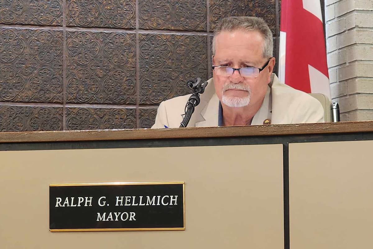 Foley Mayor Ralph Hellmich listens to concerns over library books