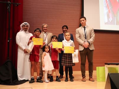 Individual Award winners and the guest from Qatar Airways