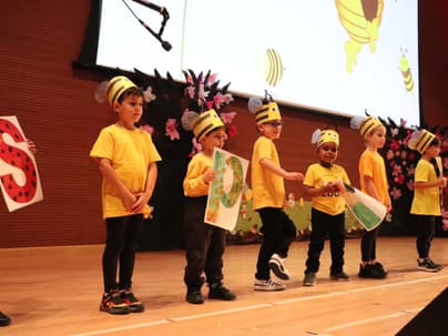 EYFS March into spring production18