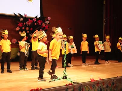 EYFS March into spring production20