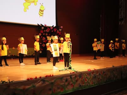 EYFS March into spring production23