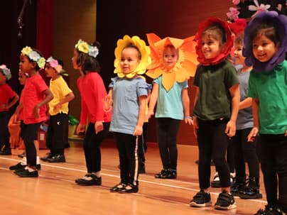 EYFS March into spring production41