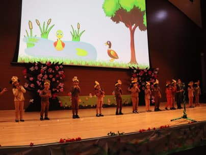 EYFS March into spring production57
