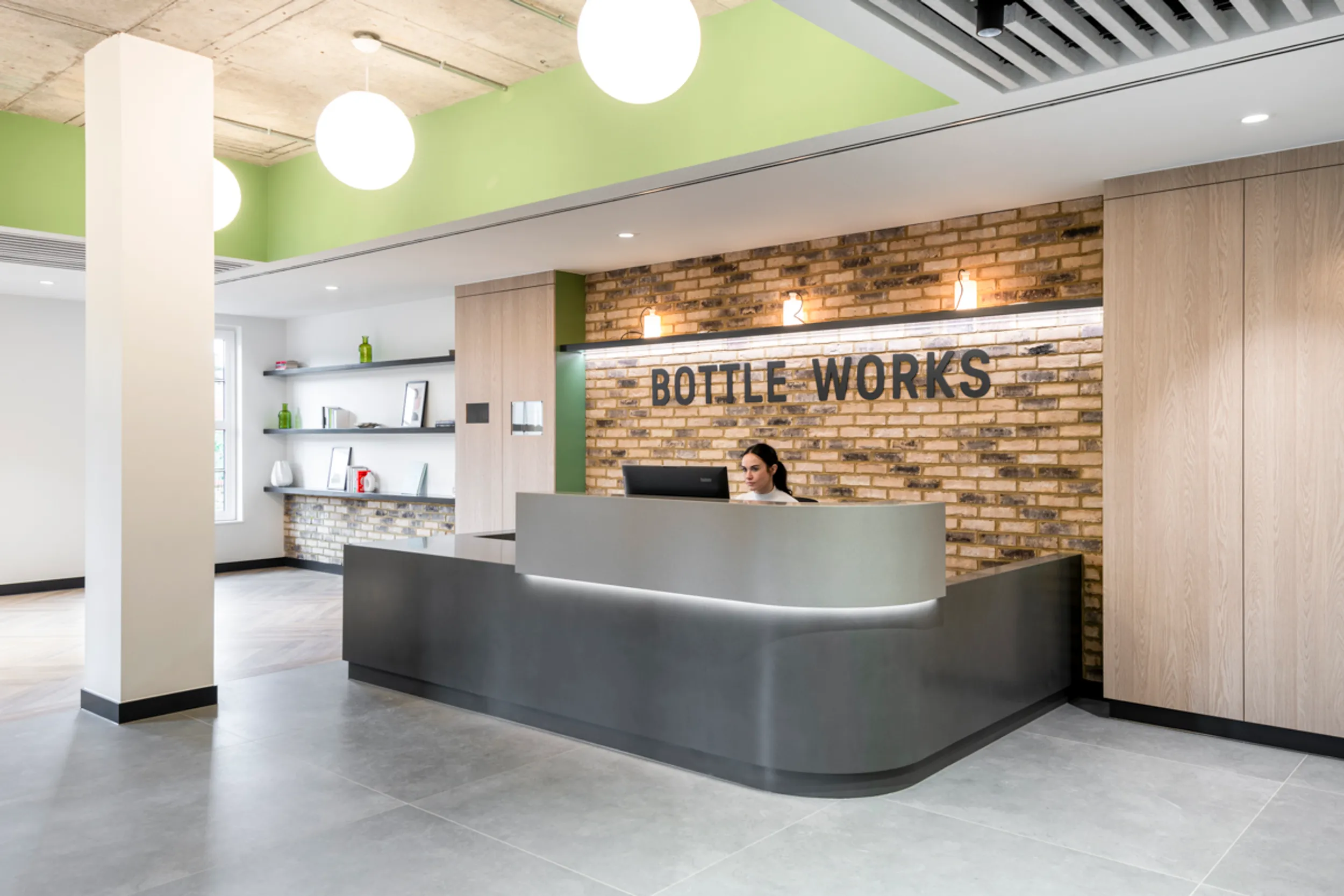 Area Bottleworks Office Cuarator SMALL 18