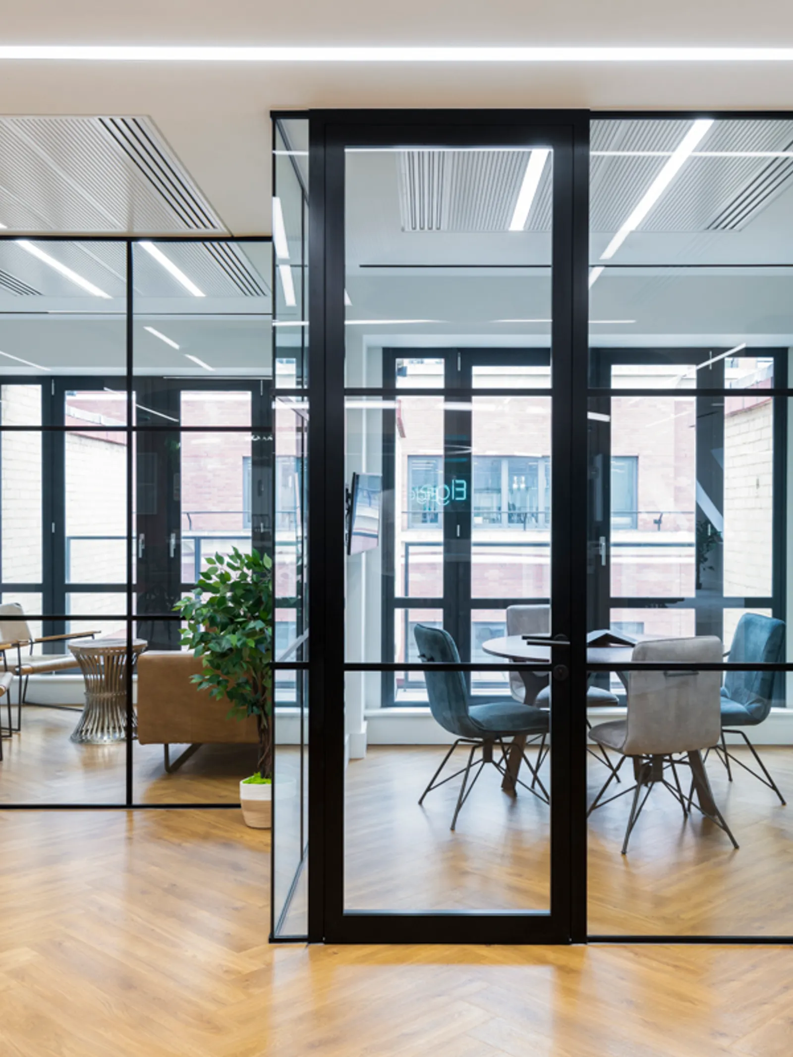 Area Eigen Tech 2 Office Curator SMALL 15