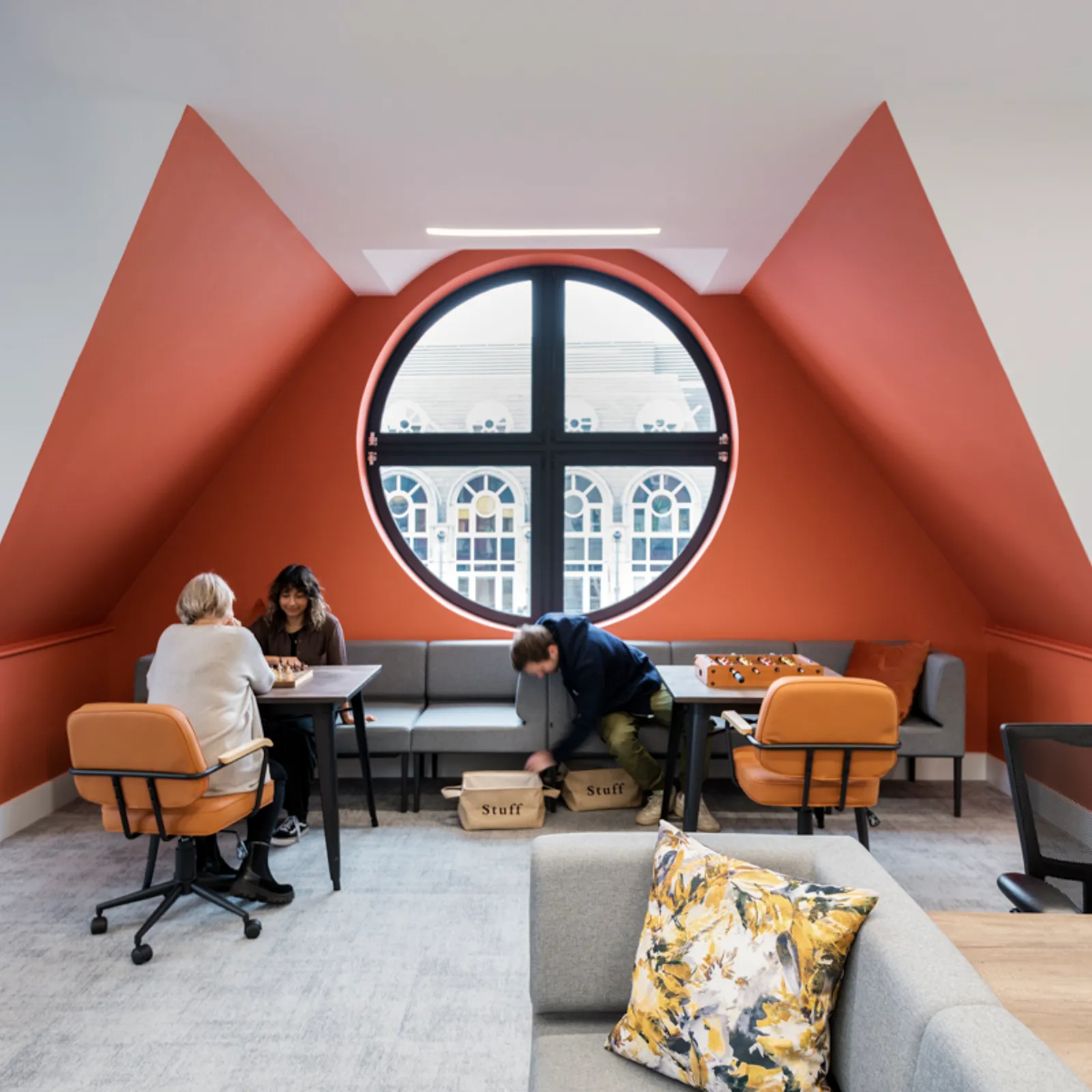 Area Eigen Tech 2 Office Curator SMALL 17
