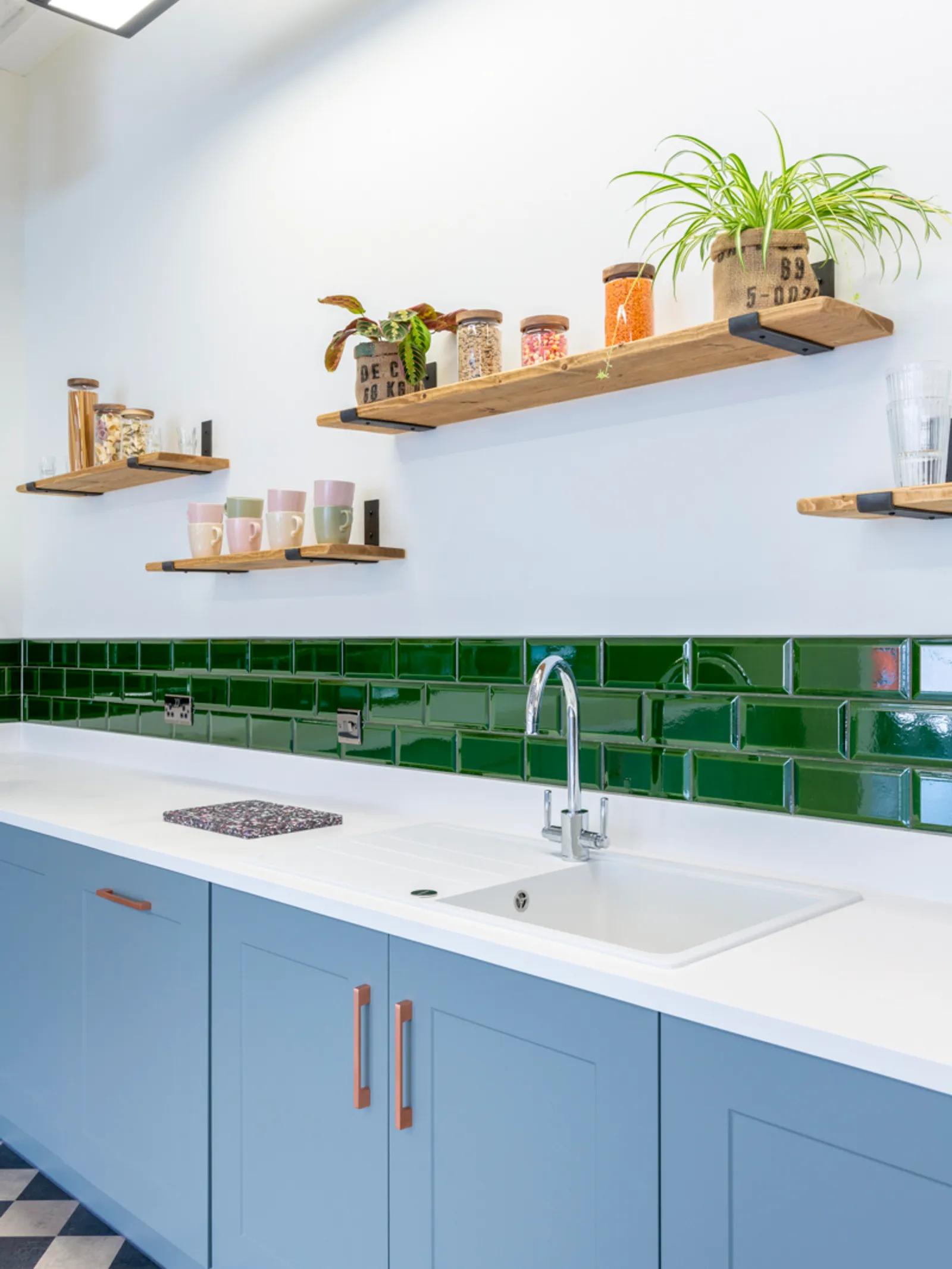 Area Landid OFFICE CURATOR SMALL 17