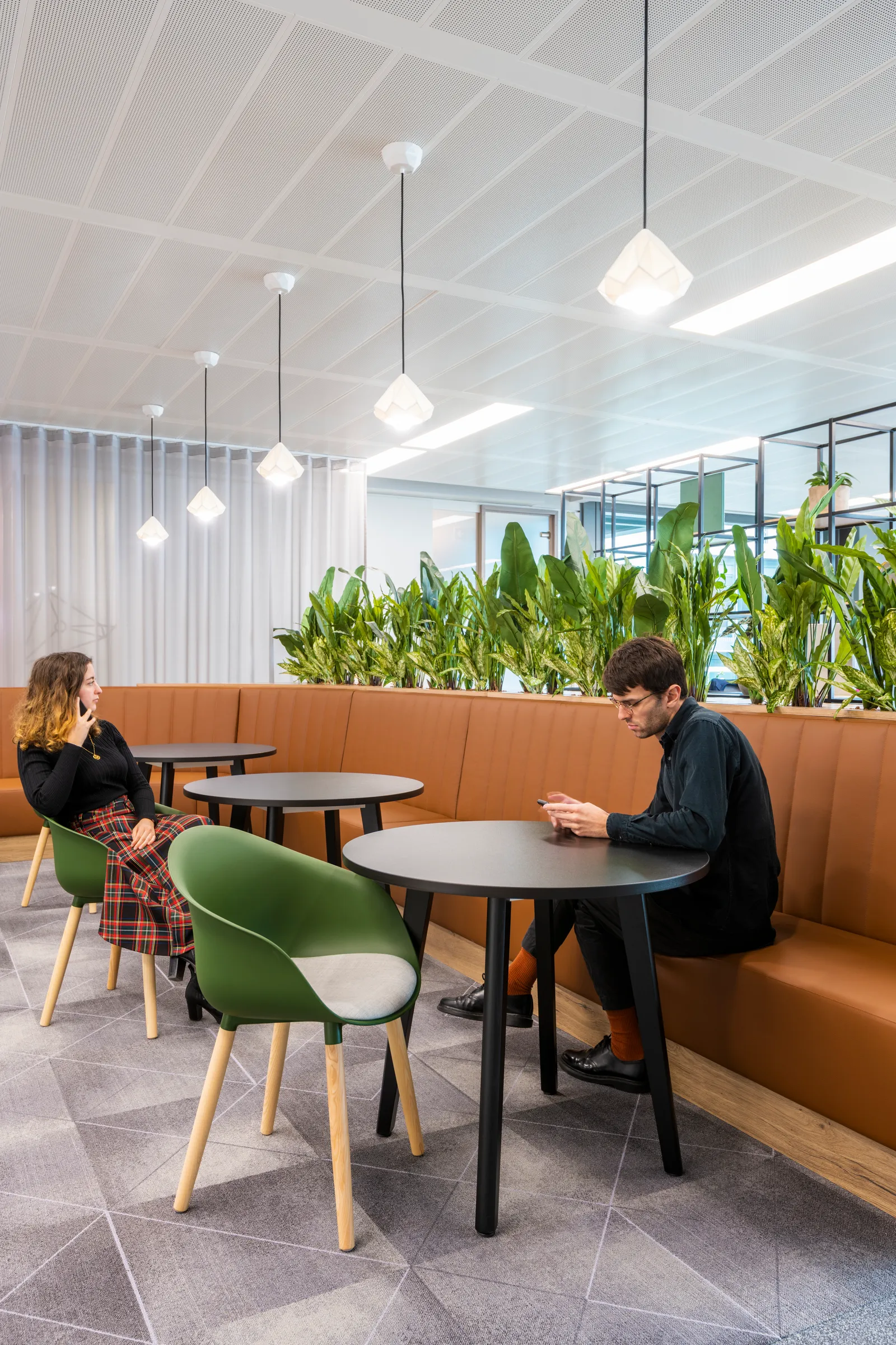 What makes an effective workspace for employees? | Area