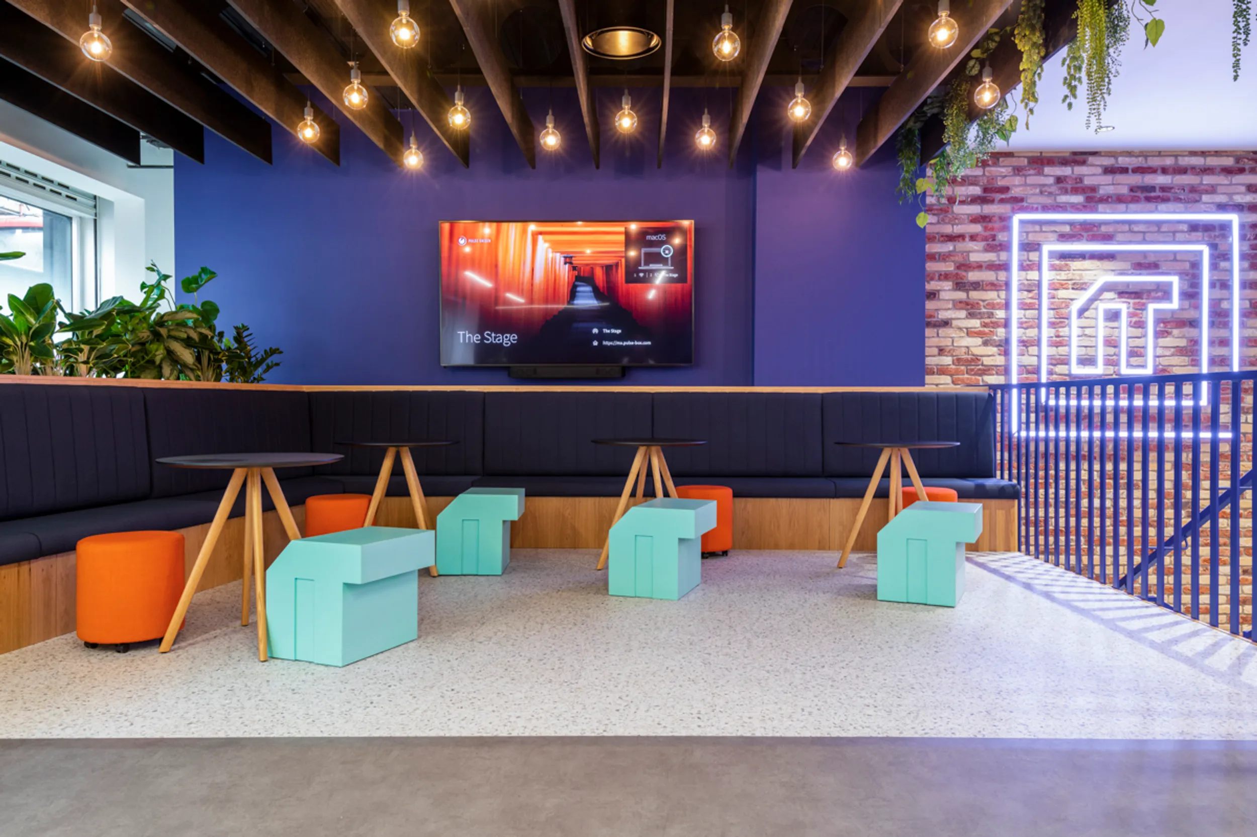 Area i Tech Media 2nd Edit Office Curator SMALL 7