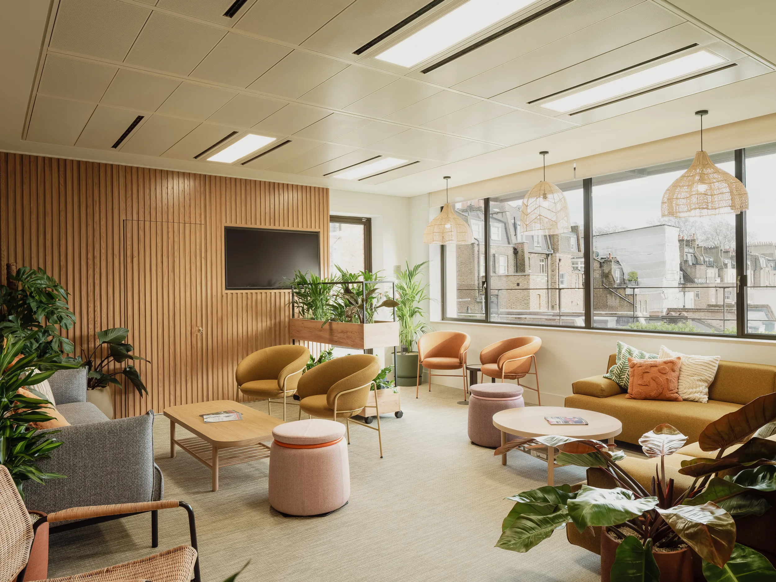 Knightsbridge Gate 07