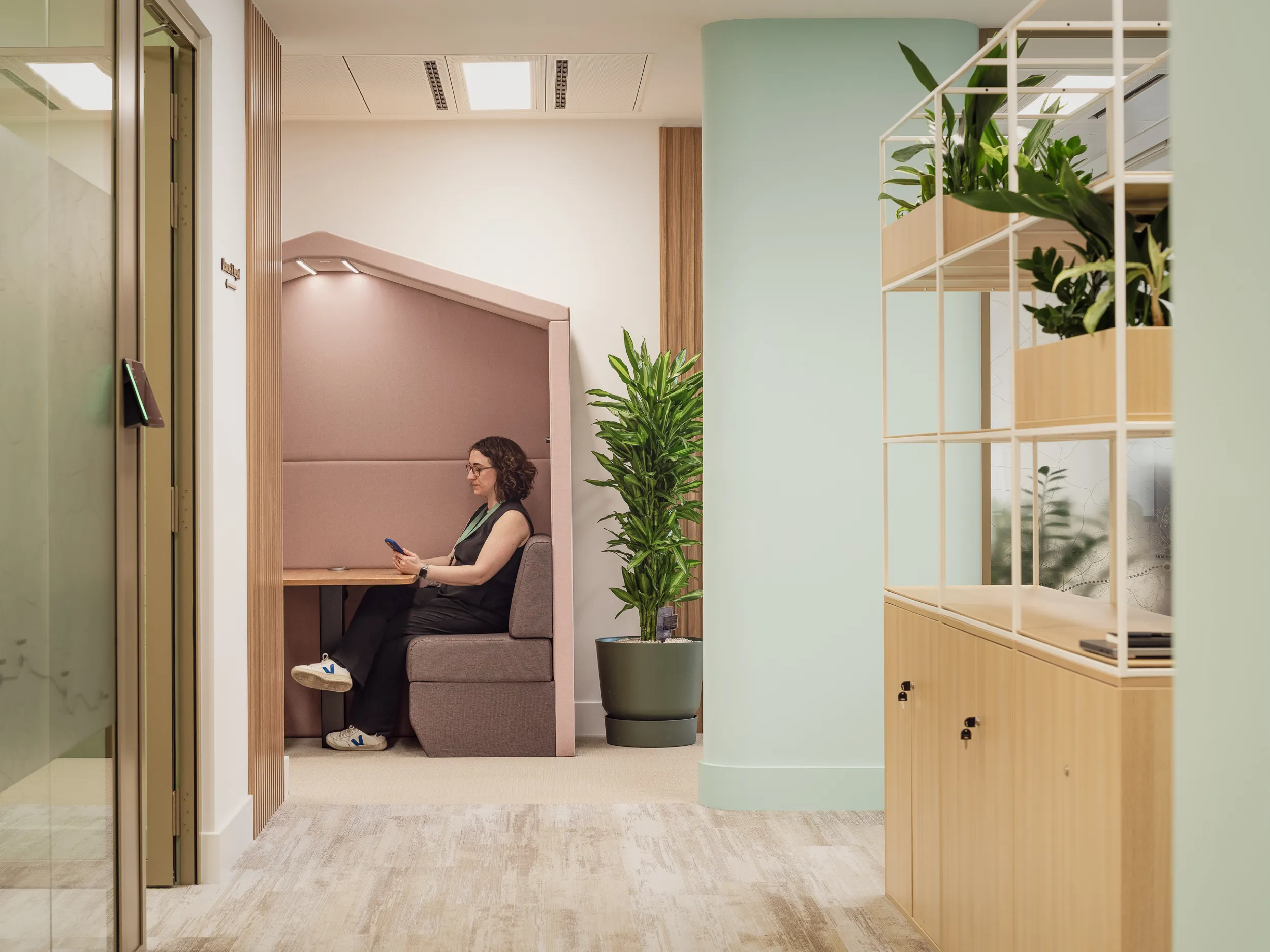 Knightsbridge Gate 15