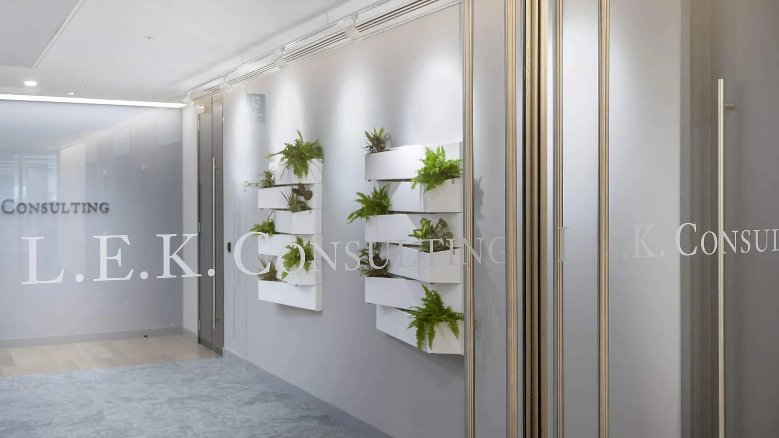 Case Study: L.E.K Consulting, London | Area
