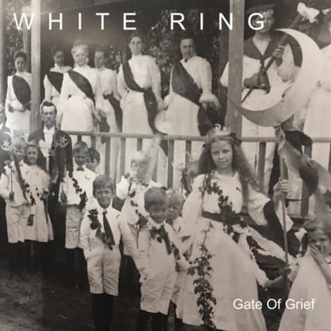 White ring gate