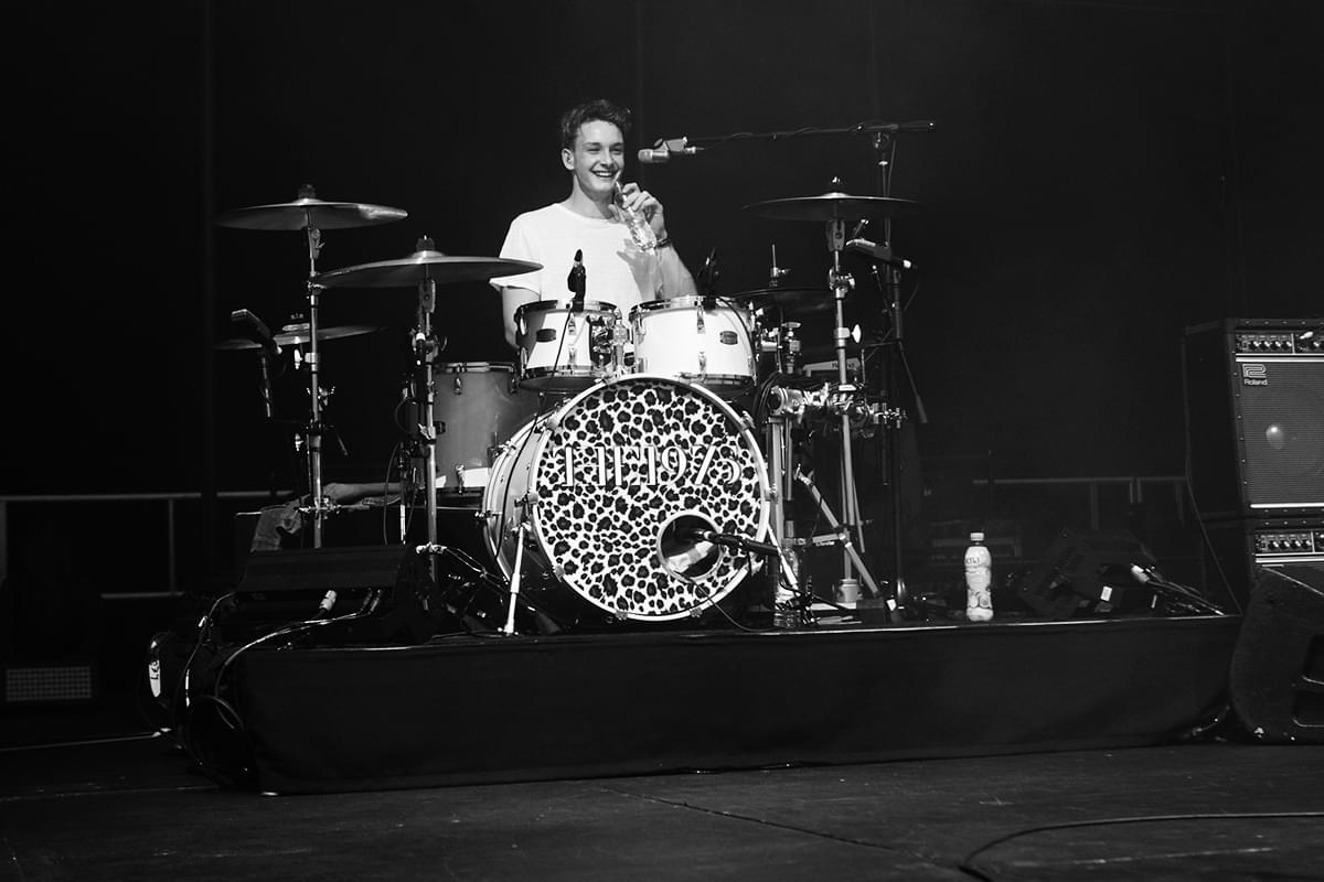 The 1975 07