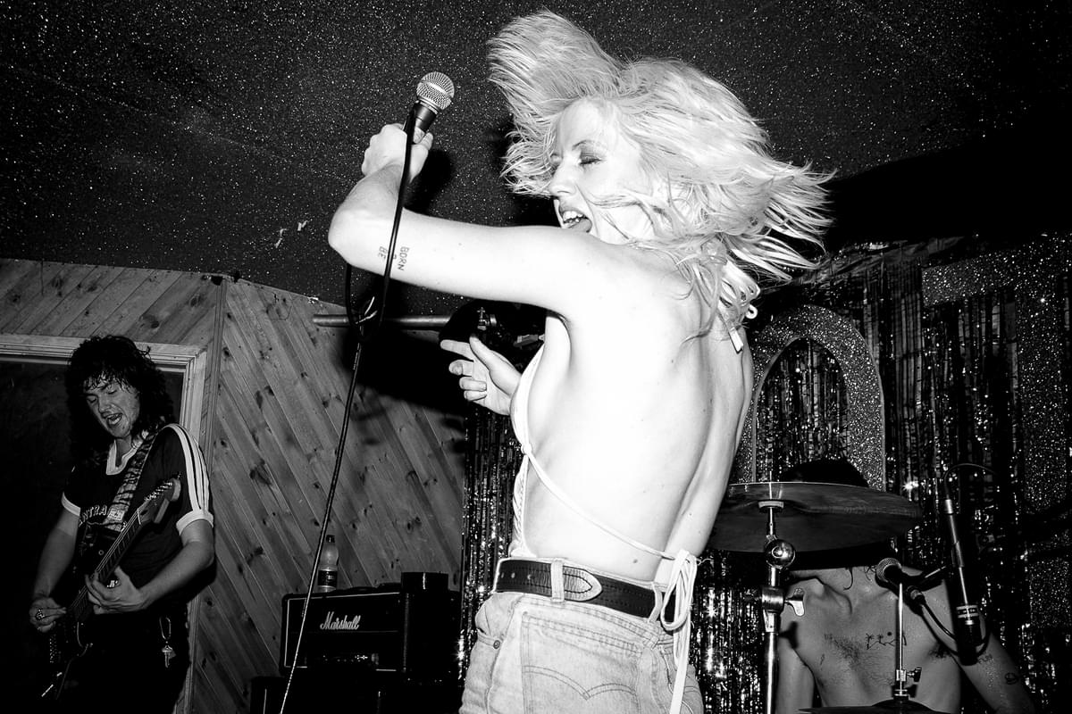 Amyl The Sniffers 8 Moth Club London by Chris Almeida 250918