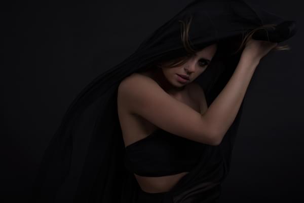 Aniya Press Shot