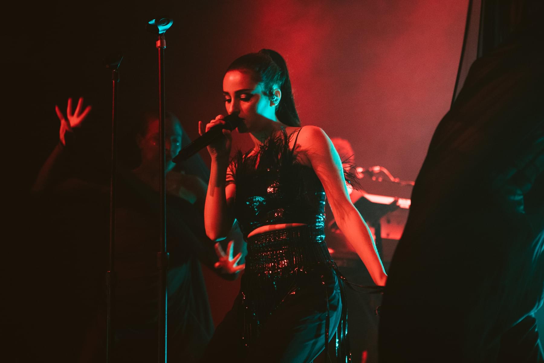 Banks announces new single with Francis and the Lights "Look What You