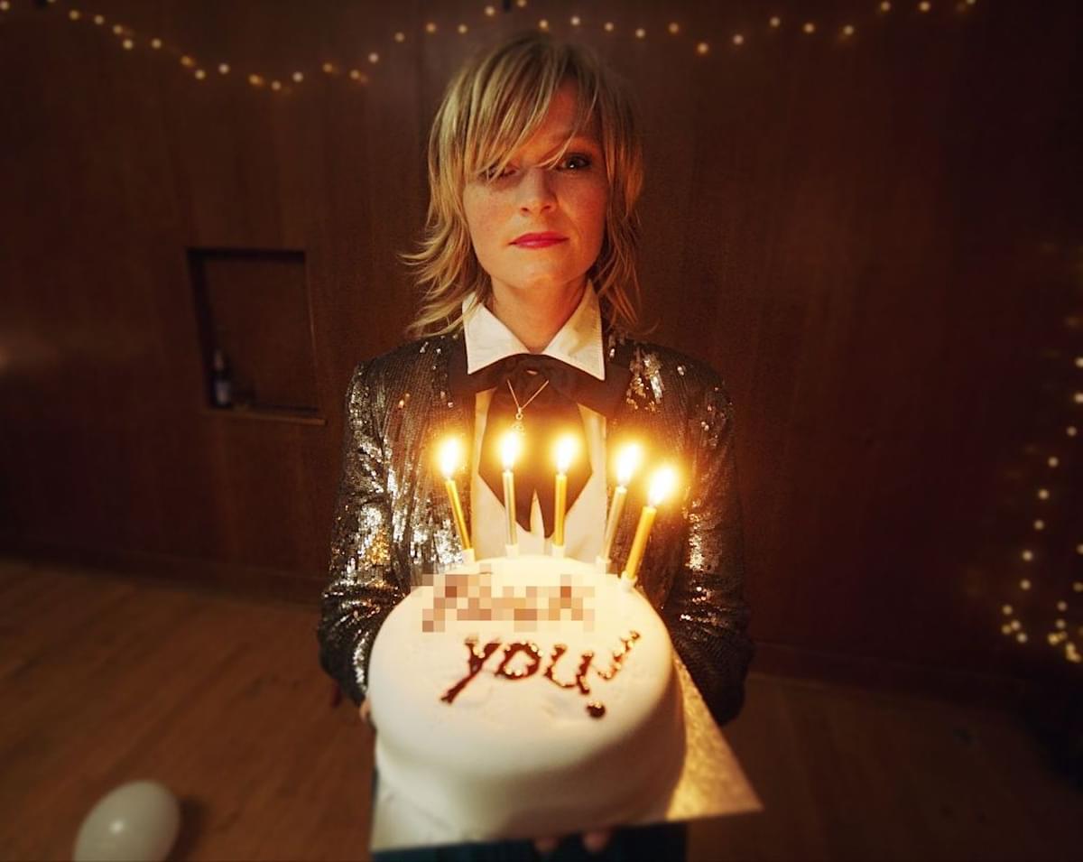 Billy Nomates Asks Glastonbury Festival To Remove Her Live Performance billy-nomates-asks-glastonbury-festival-to-remove-her-live-performance