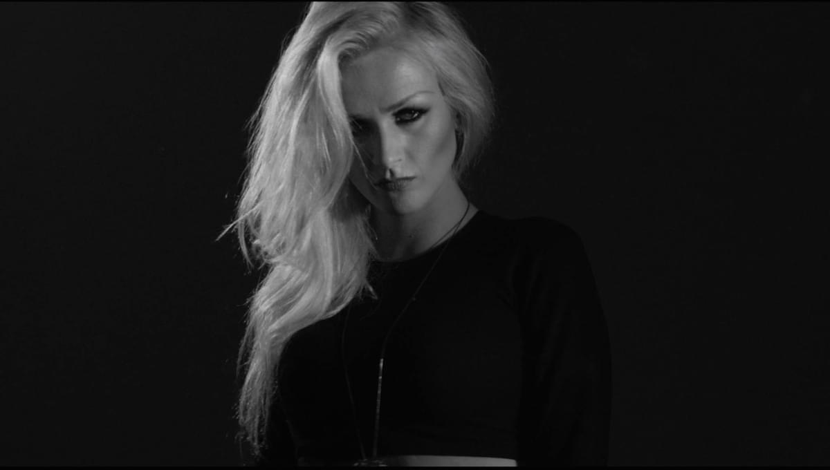 Izzy Press Shot 2