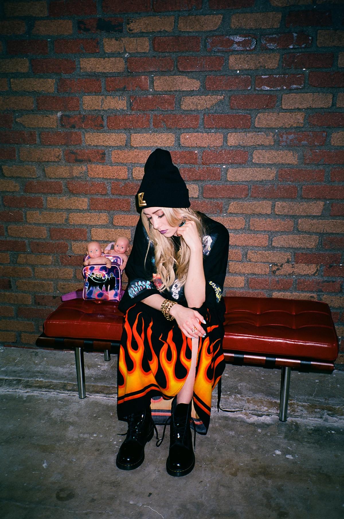 LIZ Press Shot 3