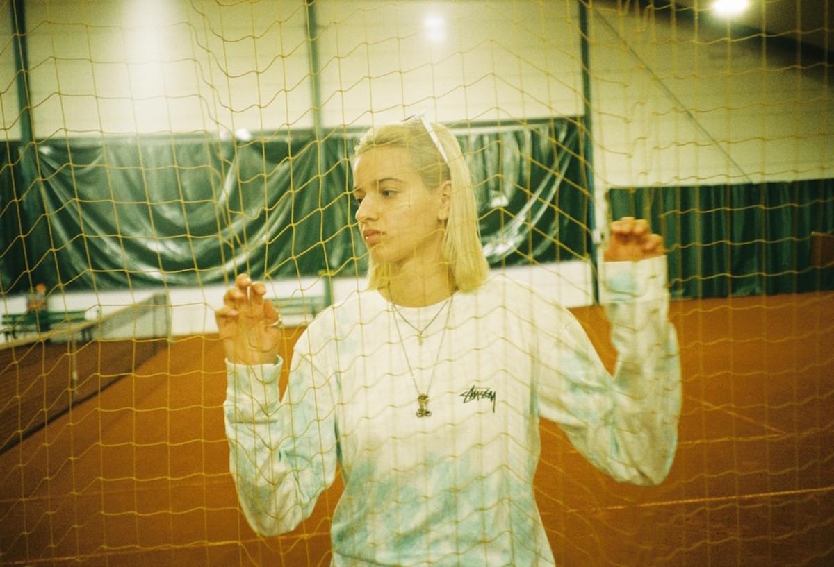 Mavi Phoenix shares empowering new track