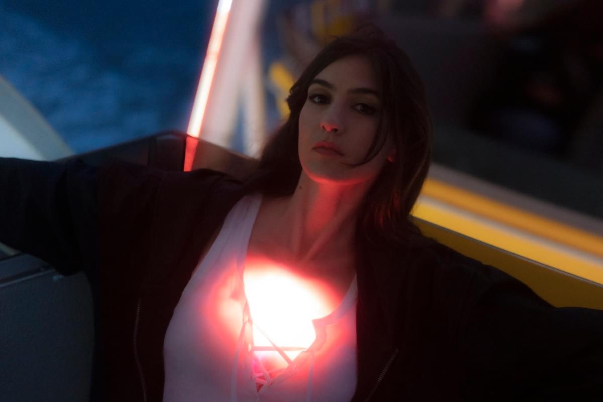 Weyes Blood glowing chest for "Grapevine" single 2022