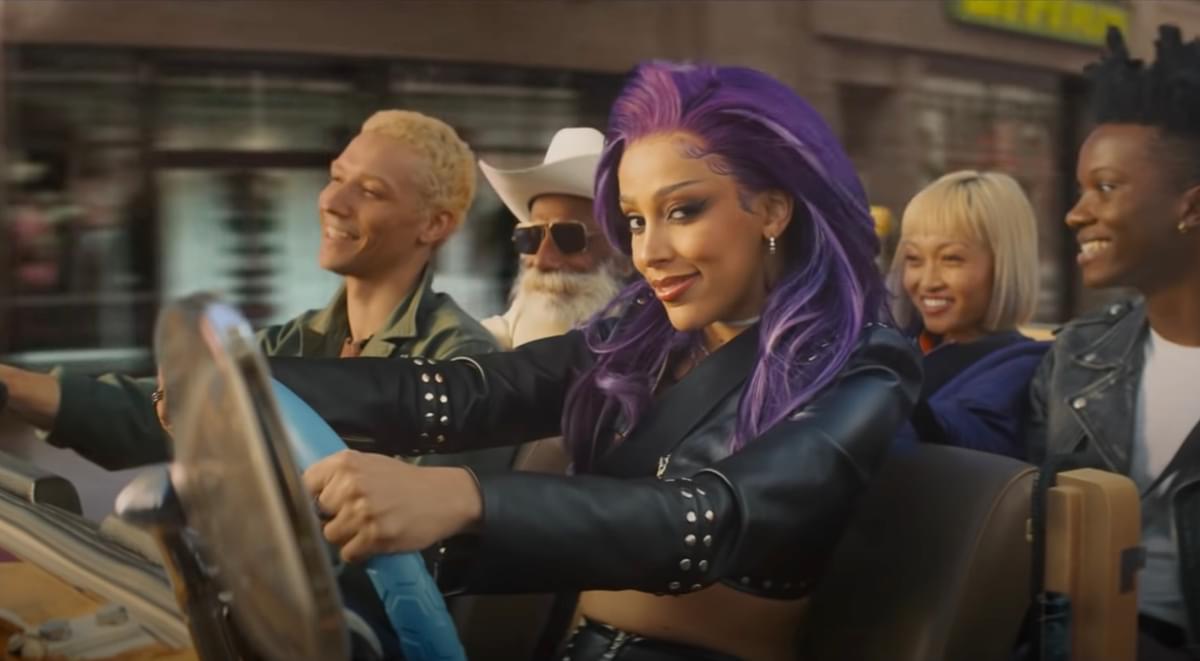 Doja Cat covers Hole's "Celebrity Skin" for new Taco Bell Super Bowl