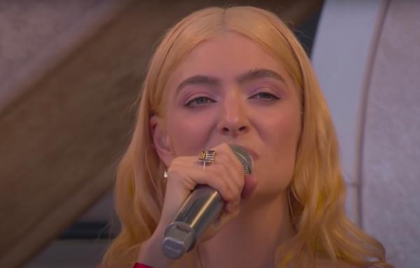 Lorde stoned at the nail salon glastonbury 2022 youtube
