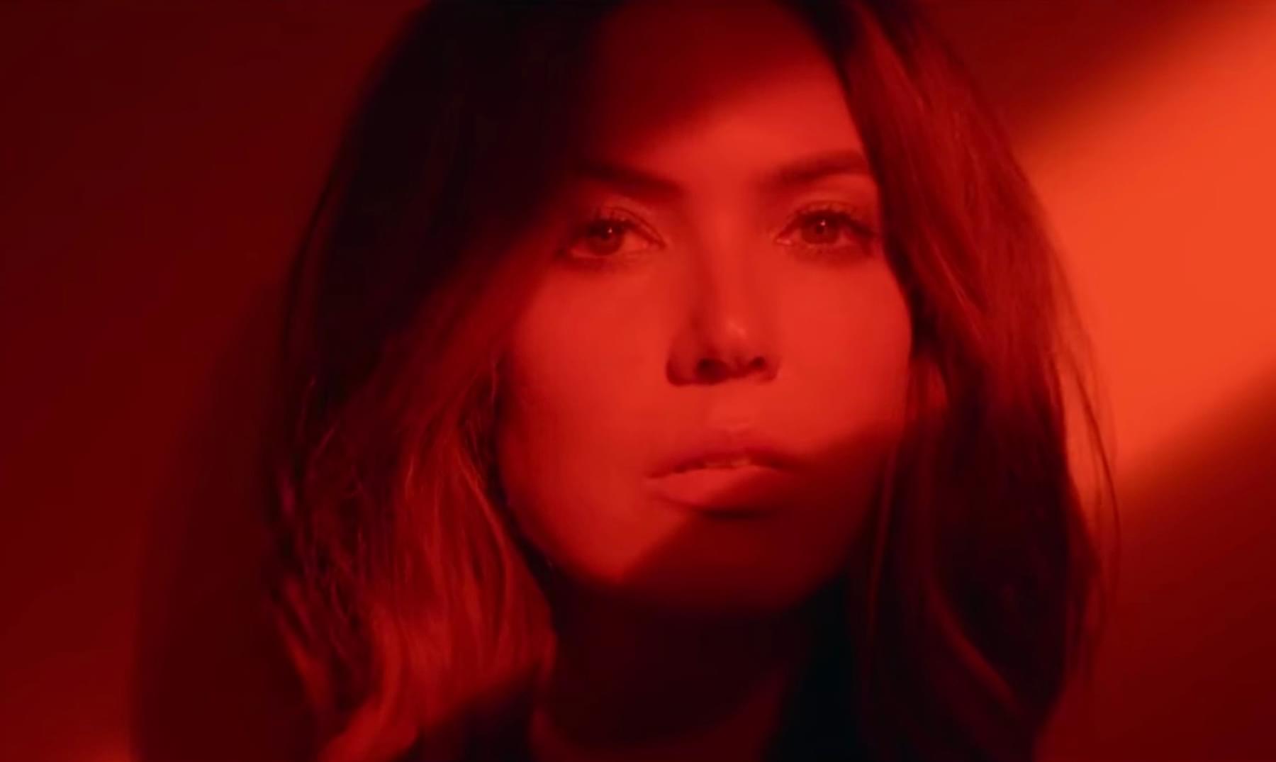 Mandy Moore returns with new single "I'd Rather Lose" | The Line of
