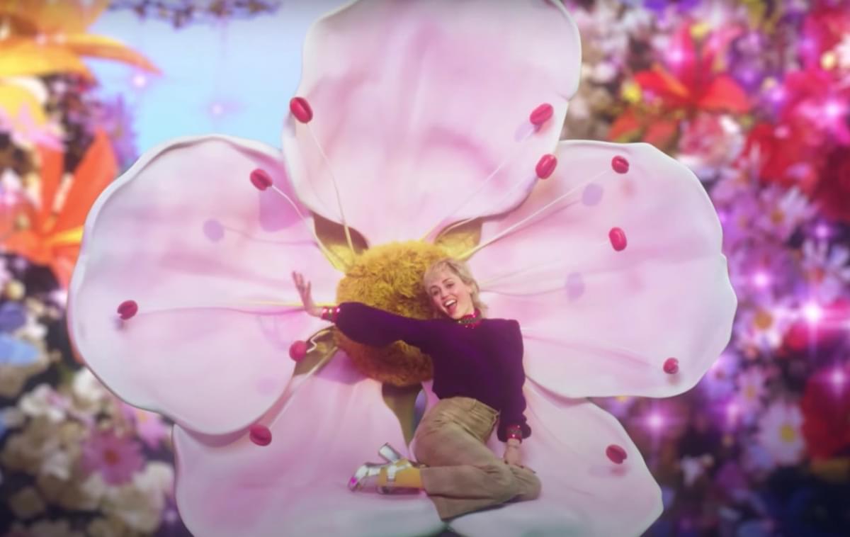 Miley cyrus gucci flora fantasy ad youtube