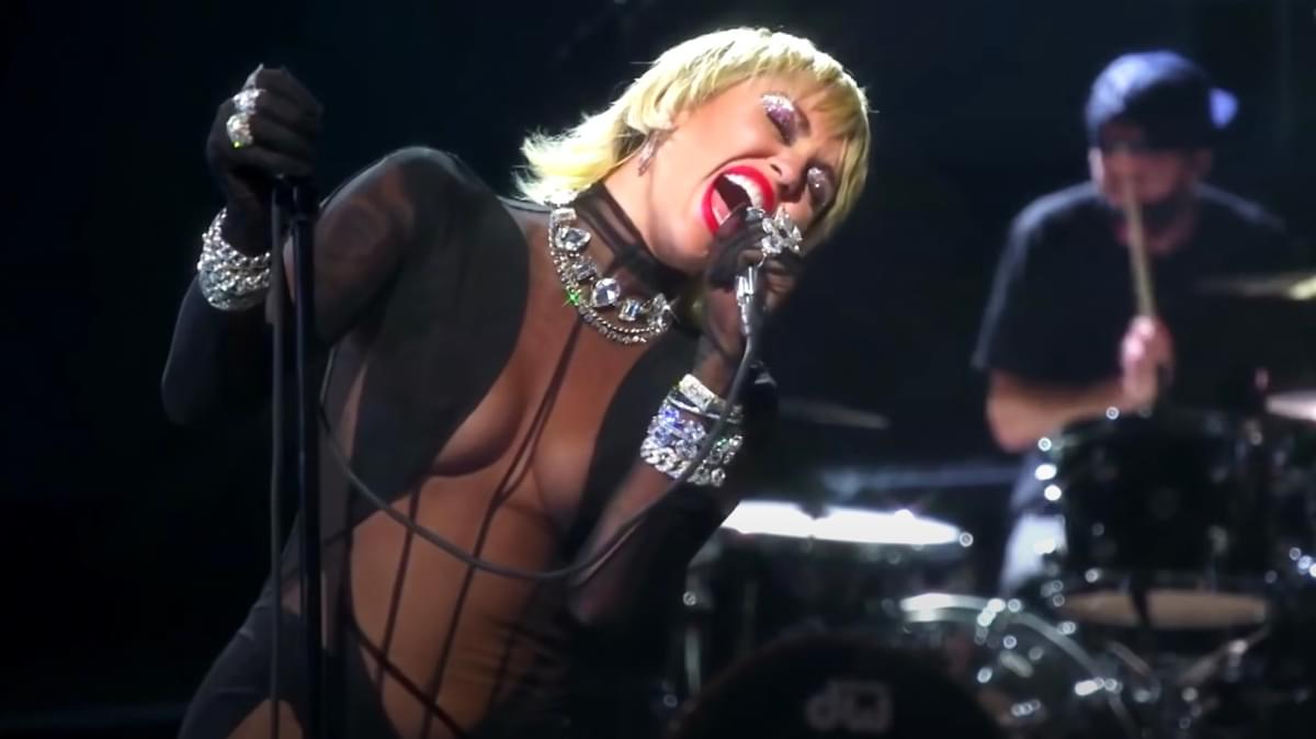 Miley cyrus heart of glass i heart radio fest 2020
