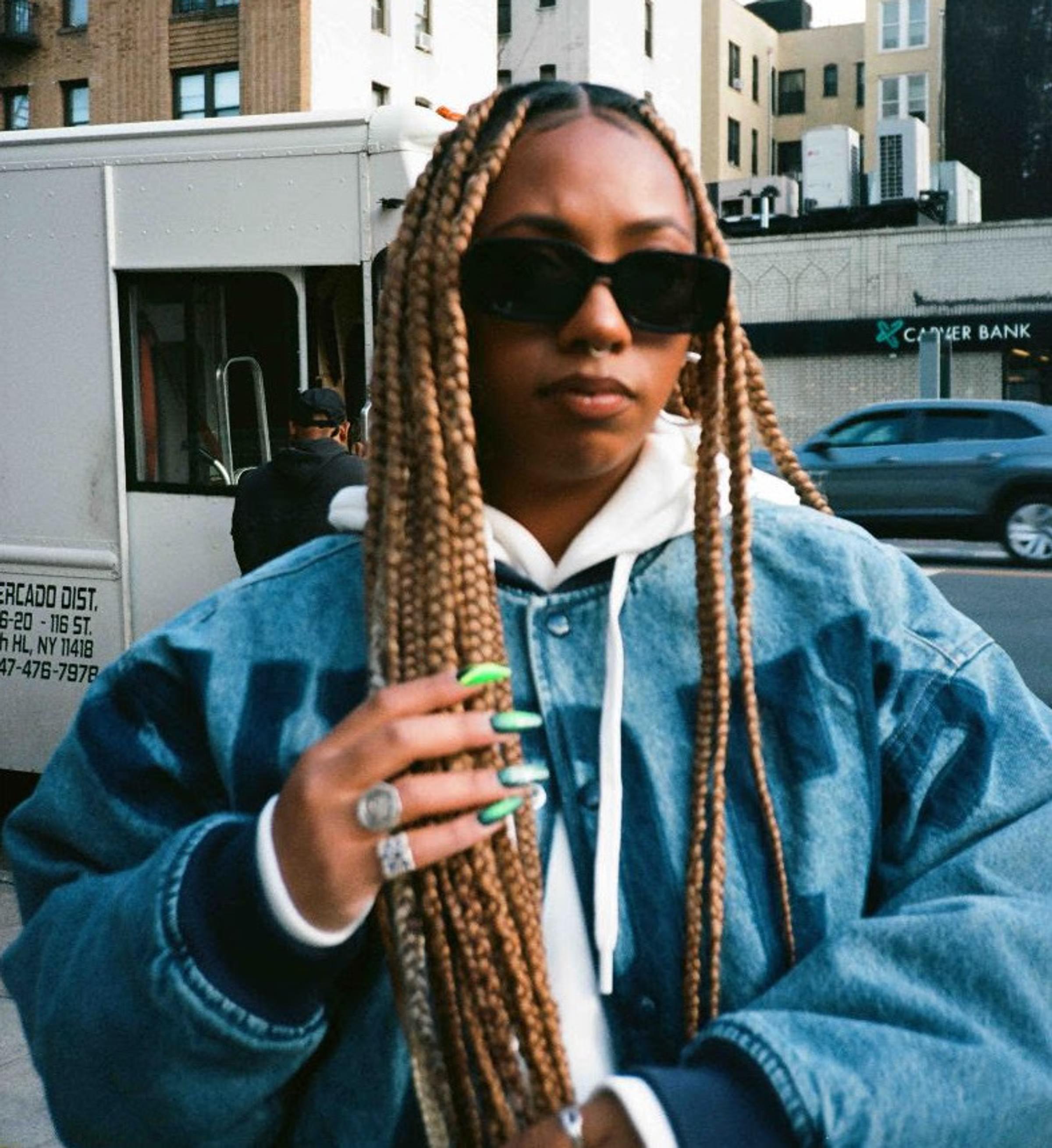 Nia Archives Ushers In Summer With Off Wiv Ya Headz The Line Of nia-archives-ushers-in-summer-with-off-wiv-ya-headz-the-line-of