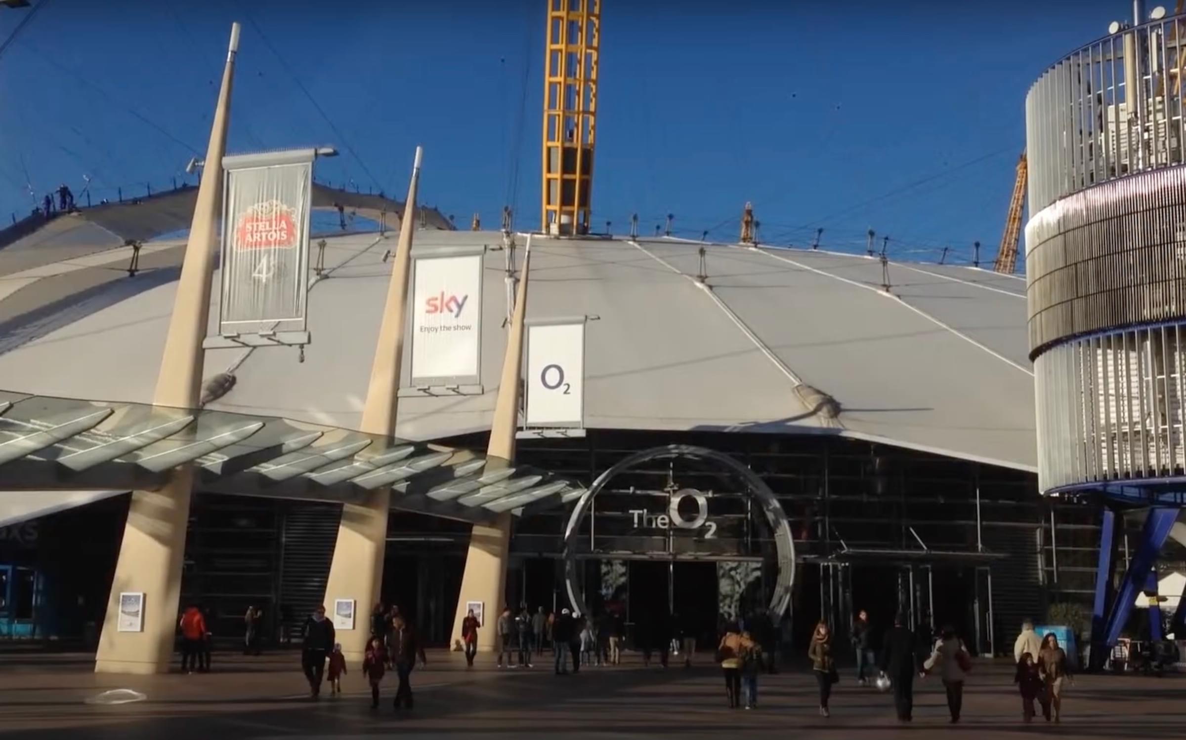 The roof of London's O2 Arena has been shredded by Storm Eunice | The ...