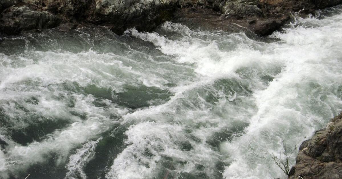Whitewater Features The Basics on How to Read Whitewater | Paddling.com