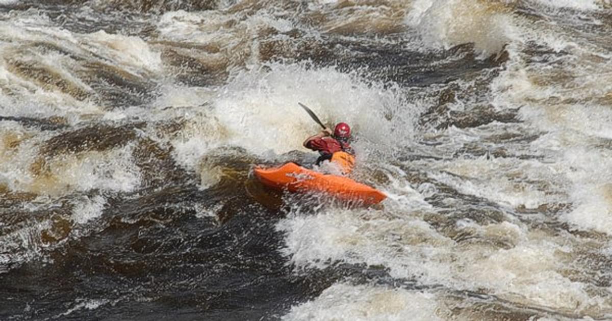 Riding through wave trains | Paddling.com