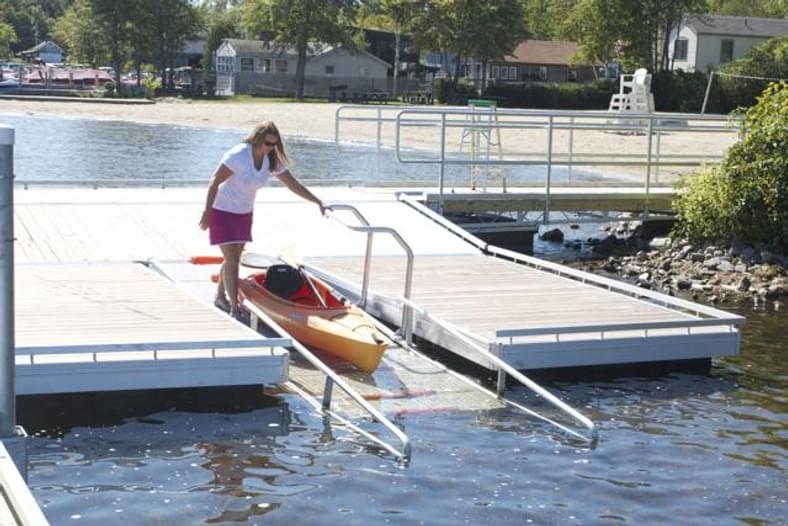 Veterans Memorial Park Kayak Launch Dock (handicap… | Paddling.com