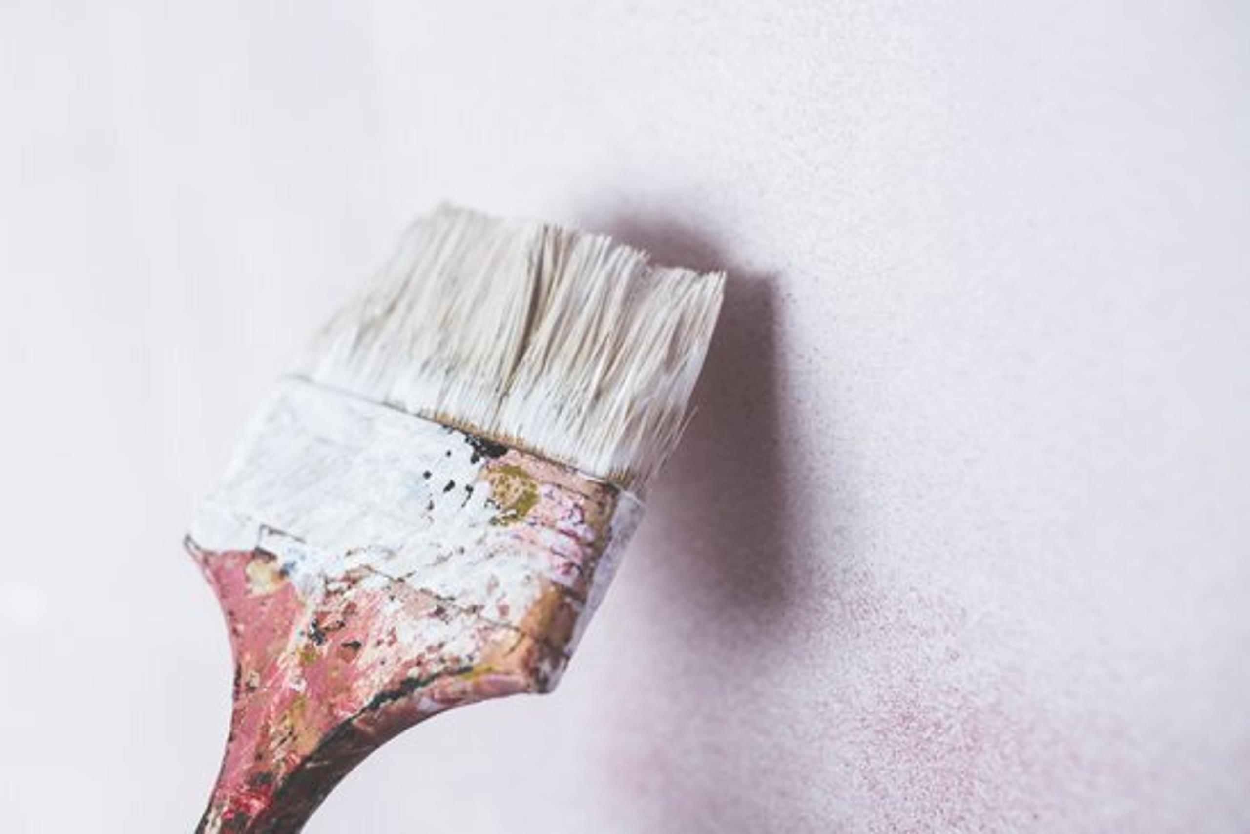 Come imbiancare il soffitto: informazioni e consigli