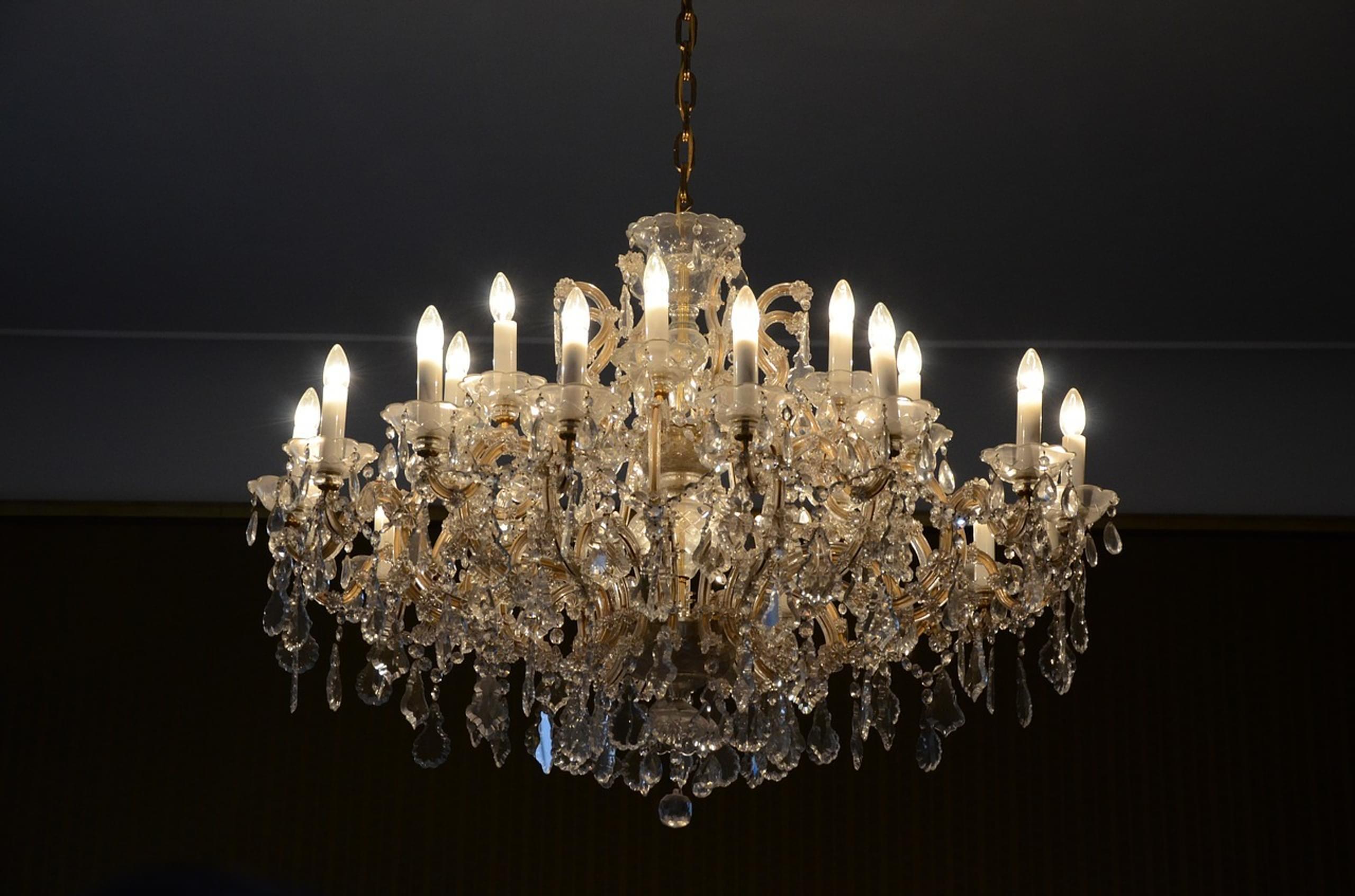 Come pulire un lampadario di cristallo senza danneggiarlo