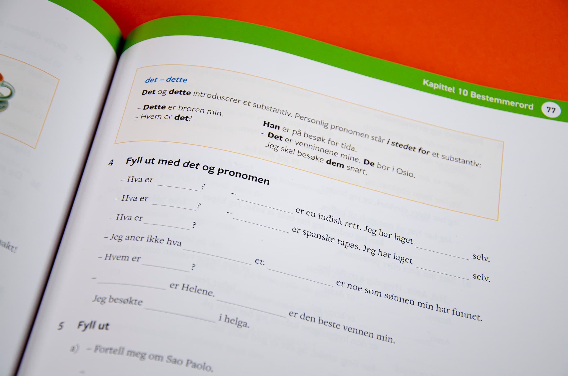 Et detaljbilde av oppgaver og en boks hvor ordene som skal settes inn i oppgavene presenteres.