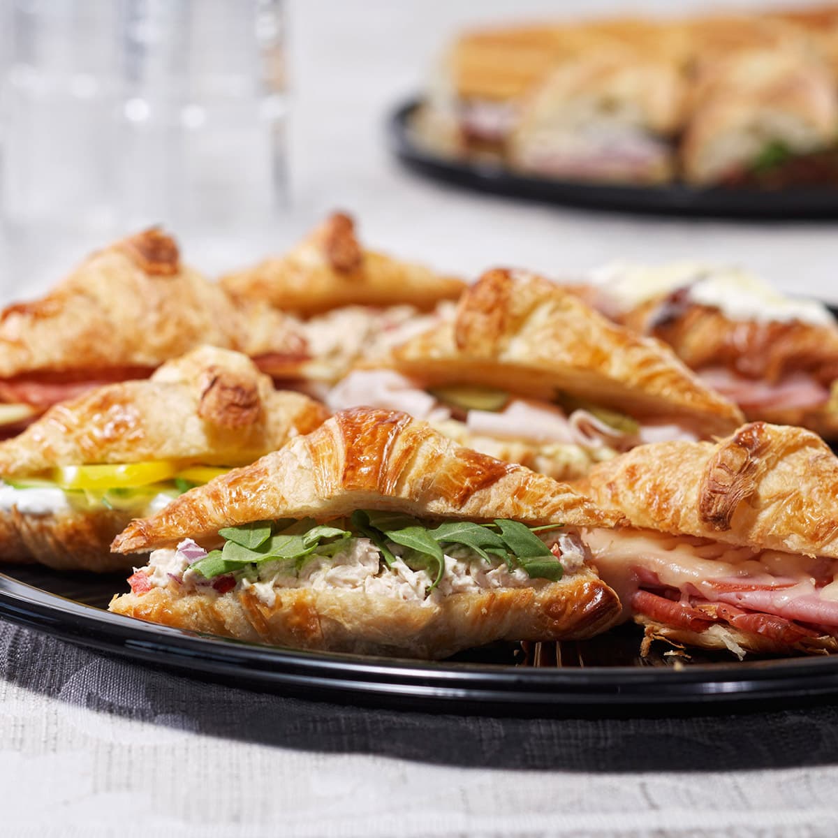 sandwiches de minis croissants parfaits beurre