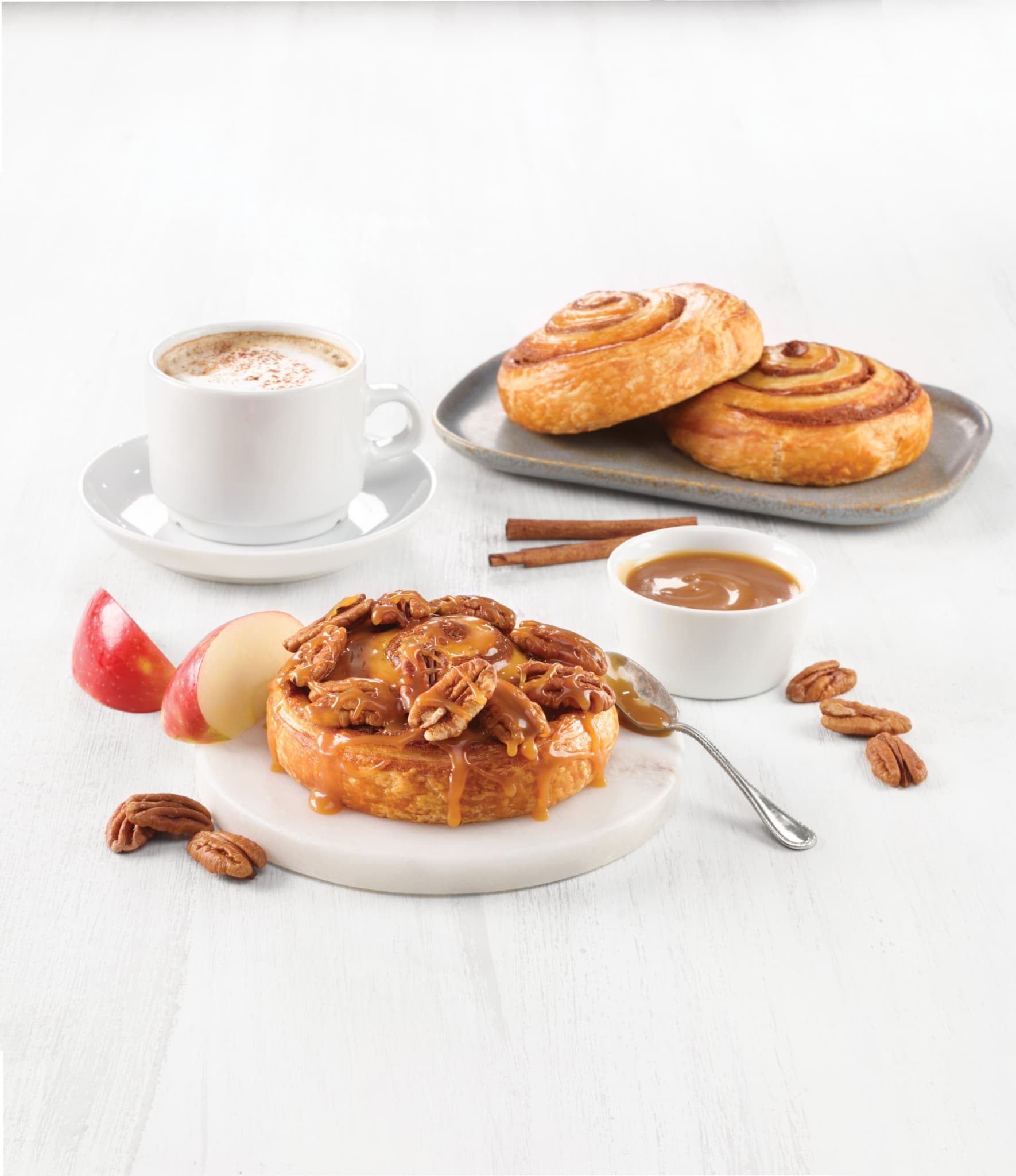 Cinnamon bun with caramel sauce & pecans recipe