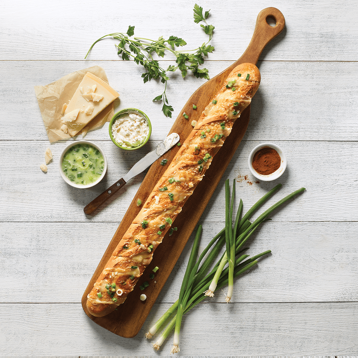 Baguette Francaise recette BBQ au fromage, onions verts et beurre à l'ail